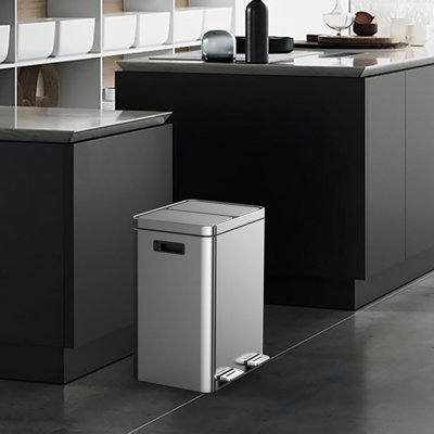 2 x 4 Gal (2 x 15L) Trash Can, Stainless Steel Triple Compartment Step-On Recycling Bin with Soft-Close Lids & Removable Plastic Inner Buckets for Kitchen, Home, Office