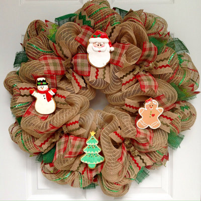 Christmas Wreath With Gingerbread Cookies