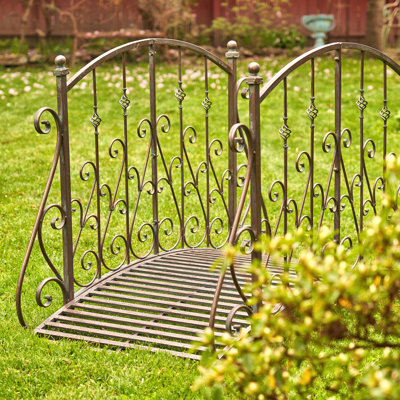 Iron Garden Bridge
