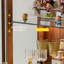 Vitrine Mid-Century en noyer, tablettes en verre