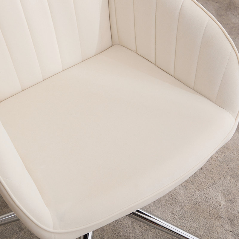 Fauteuil ergonomique Ty dans la chambre - velours beige, base argentée, siège pivotant en velours reposant ergonomique, circulation sanguine en métal