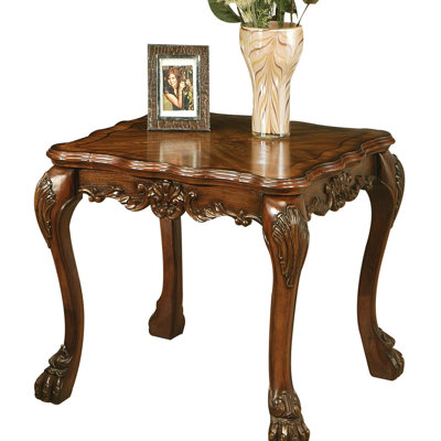 Table de bout en chêne cerisier, forme carrée, pattes à griffes, finition rétro, pas de rangement, table élégante en chêne, aspect traditionnel, bordure festonnée en bois, motif floral