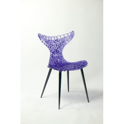 Innovative Chair – Fluid Design With Lighting Reflections And Bold Color Options