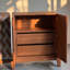 Armoire d'appoint de style zen médiéval