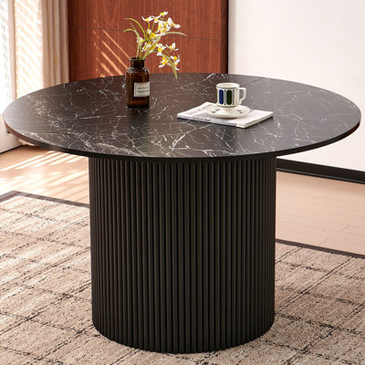 Brisa 47" Round Dining Table