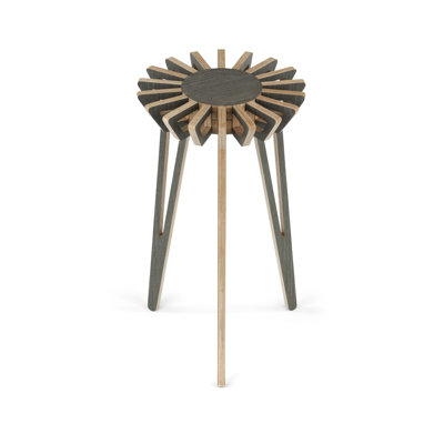 Pirwi End Table