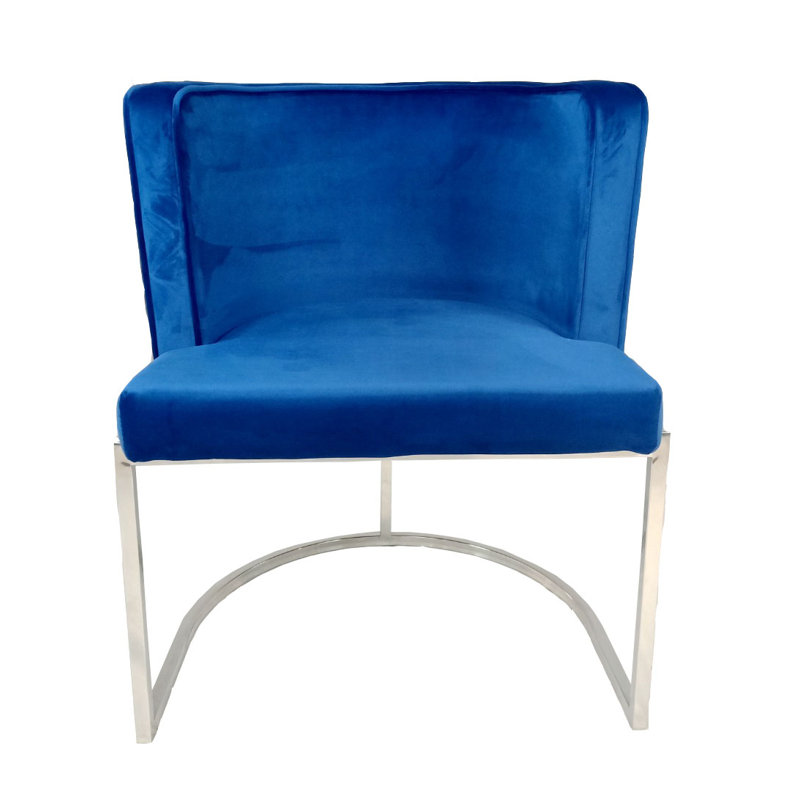 Chaise avec accoudoirs revêtue de velours, bleu