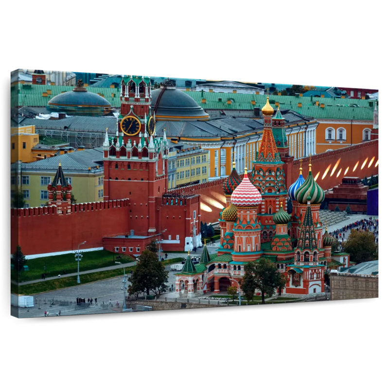 Nicci Moscow Kremlin