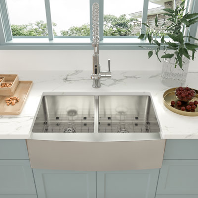 Évier de cuisine à double cuve en acier inoxydable de L 33 po x l 21 po avec accessoires