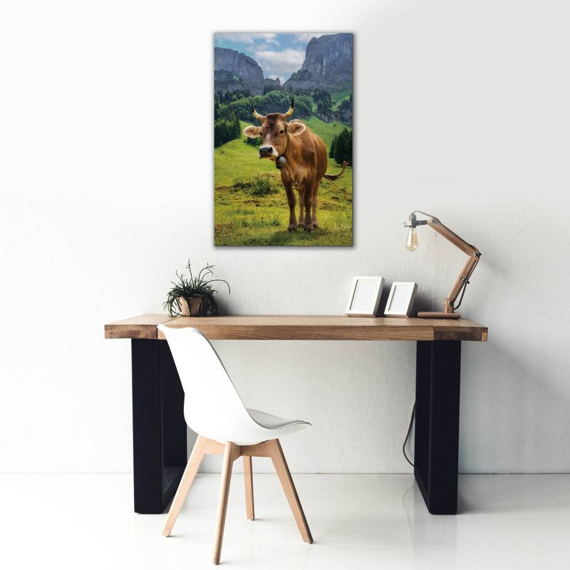 Toile épique «Swiss Cow» par Martin Podt, 26 po x 40 po