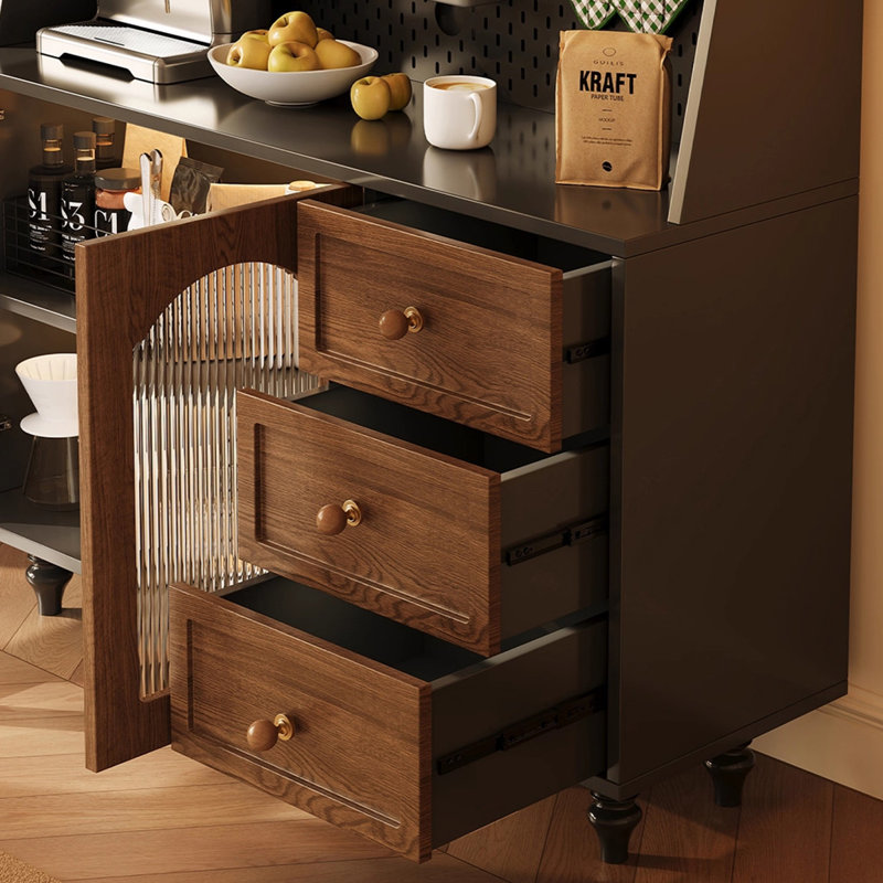 Buffet en noyer massif et bois manufacturé, H 67,72 po x l 40,63 po x P 15,75 po