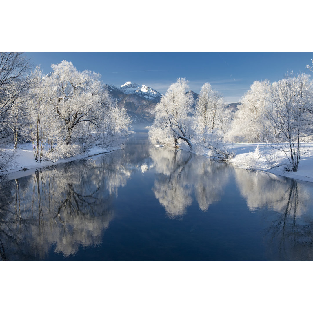 Kochelsee im Winter von Dietermeyrl - Leinwanddrucke