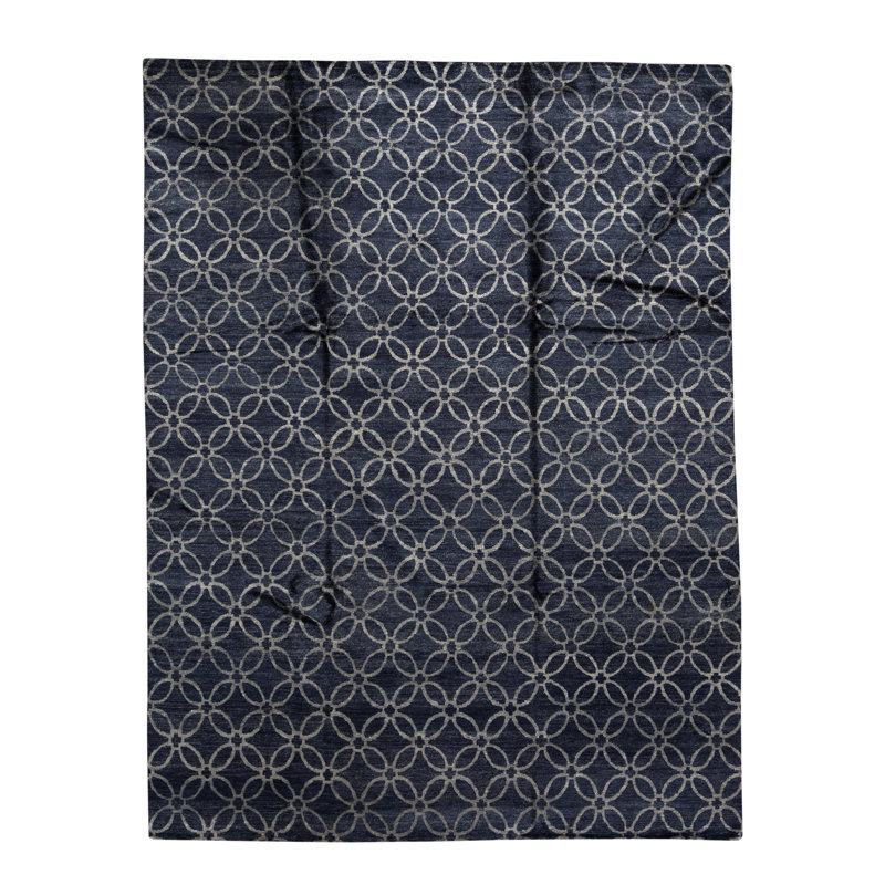 Tapis bleu marine noué à la main de haute qualité