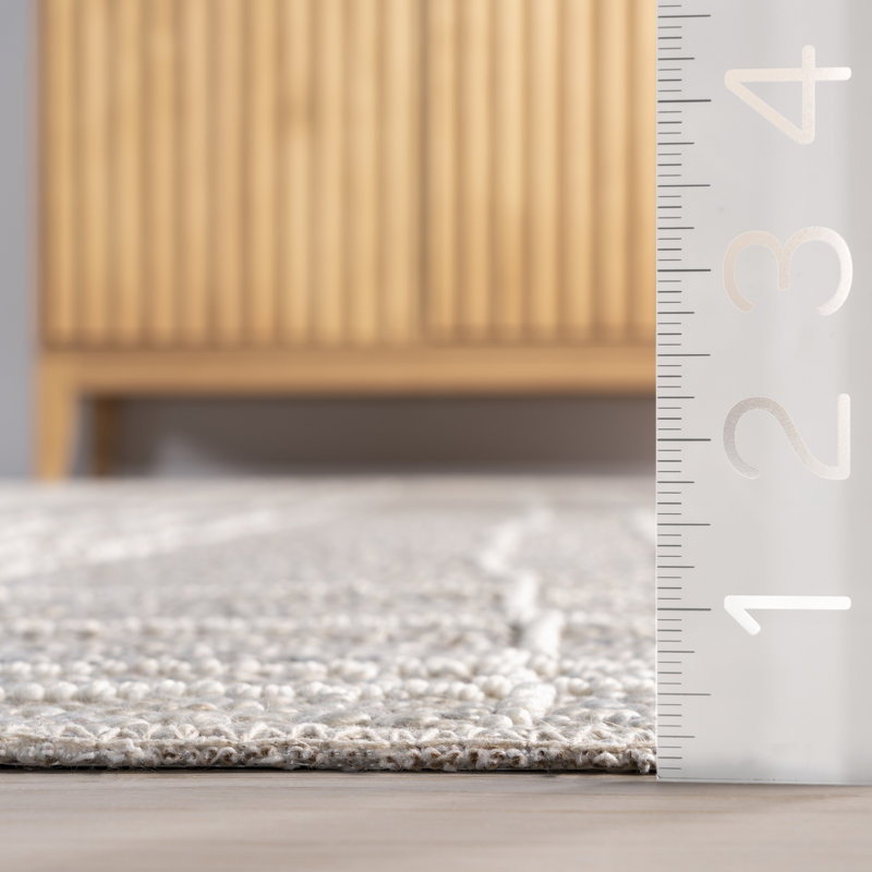 Cortney Casual Wavy Striped Area Rug, Rectangle 4'3" x 6'12"