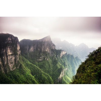 Photographie de paysage de montagne sur un mont Tienmen