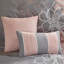 Couette en coton imprimé King - Gris/pêche avec coussins décoratifs brodés et jupe de lit