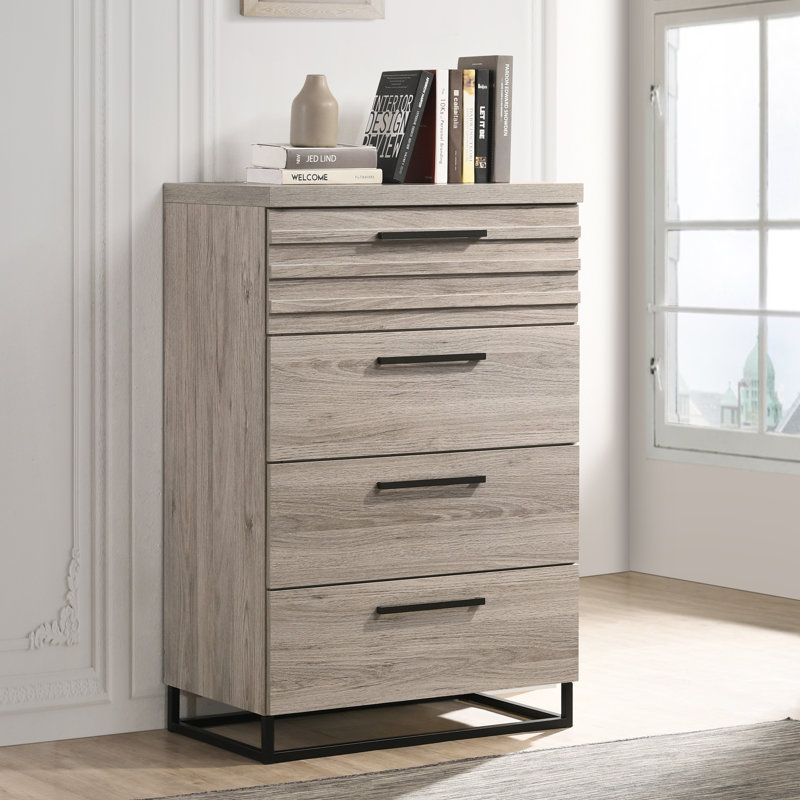 Earvin 29.8'' W 4 - Drawer Dresser