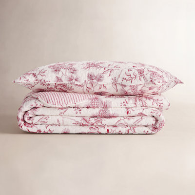 Iria Red/White Standard Cotton Reversible Quilt Set