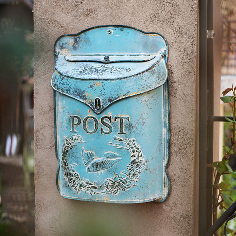 Boîte aux lettres murale en métal