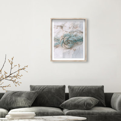 Stone Grip II Shadowbox, imprimé nautique et plage avec reflets poussière de diamant, par Oliver Gal