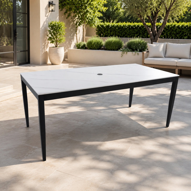 Table de salle à manger d'extérieur moderne de 180 cm (71 po), plateau rectangulaire en pierre frittée, pieds fuselés en aluminium, noir braise, 6 couverts