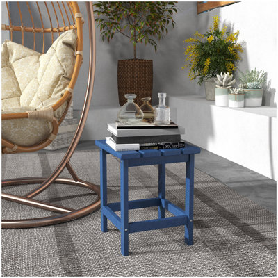 Table d'appoint Outsunny Adirondack, table de bout de patio carrée, table d'extérieur en PEHD résistant aux intempéries de 15 po pour porche, piscine, balcon, bleu