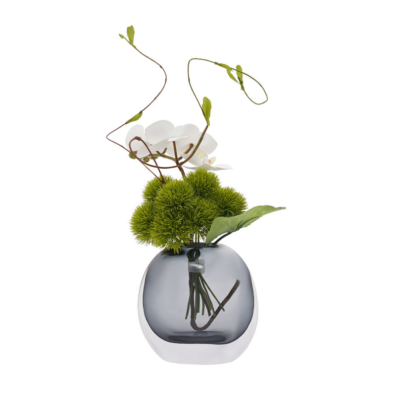 Arrangement de fleurs artificielles dans un vase, Gris
