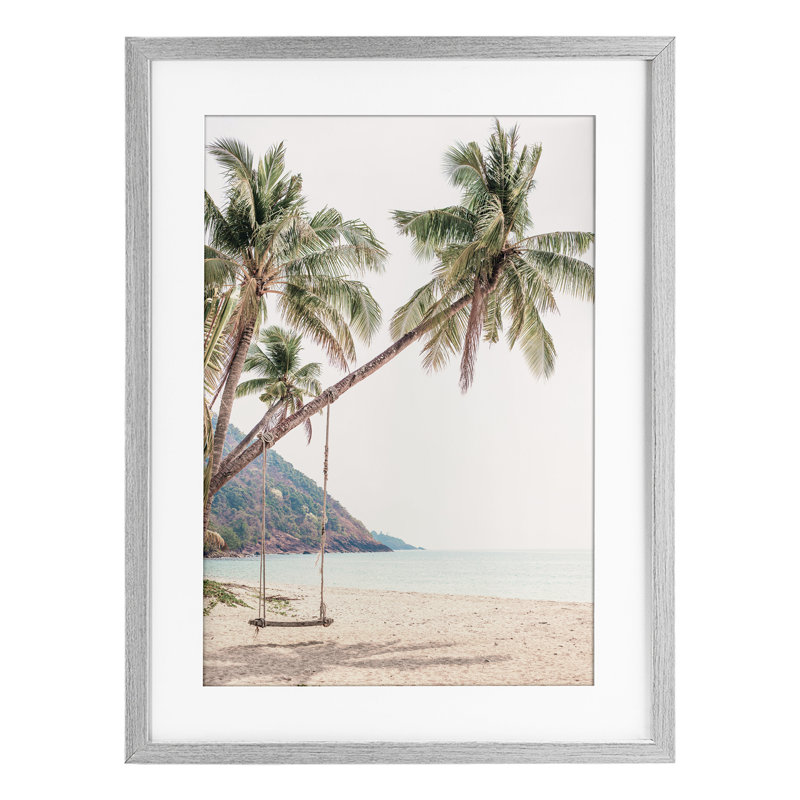 «Rope Swing on Palm Tree», reproduction sous verre encadrée, design par Sissi et Seb, H 20 po x l 14 po, Cadre de ferme gris