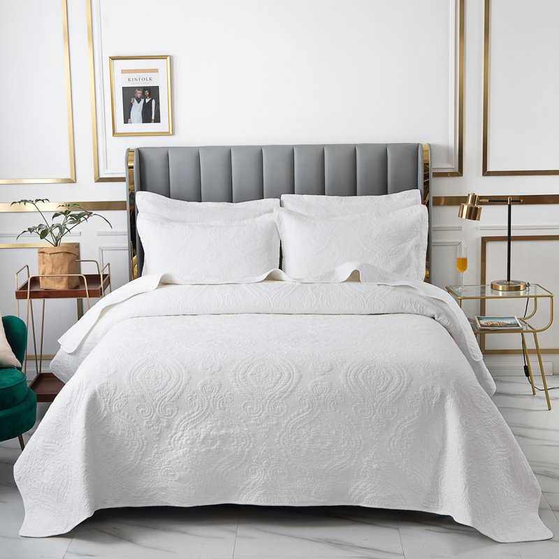 Sabel Cotton Blend Damask Quilt, White, Full/Queen Quilt + 2 Shams