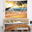 Bord de mer, coucher de soleil sur une plage tropicale-28509147