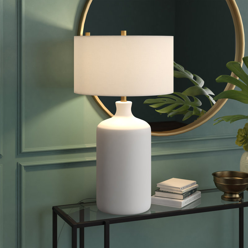 Grande lampe de table en céramique 29 po avec abat-jour blanc Sloane, Blanc