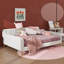 Lit de jour enveloppé dans un tissu d'ameublement et reposant sur des pieds robustes-334327250-334327253