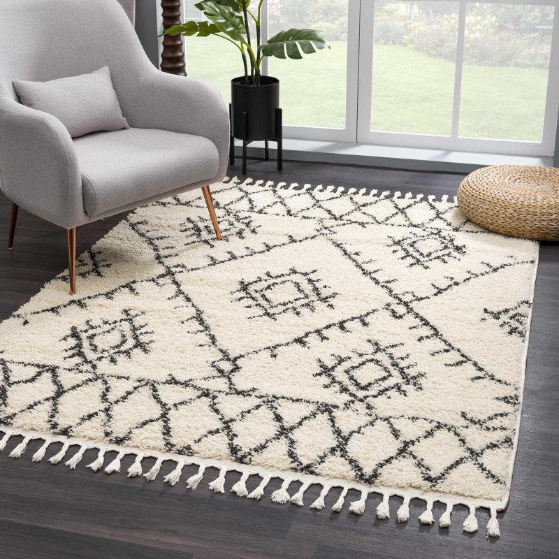 Tapis à poils longs noir et beige Adeesa, Rectangle 6 pi 7 po x 9 pi