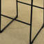 2 tabourets de comptoir en cuir de polyuréthane brun antique antique. Cadre en fer noir. Dimensions: l 18,5 po x P 21,5 po x H 34,5 po. Assise: H 15 po x P 24,5 po, brun. Fabriqué à la main et moulé-1079574433