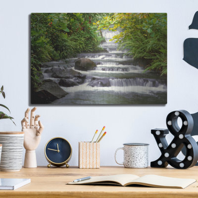 «Terraces Falls» par Monte Nagler, art mural en métal