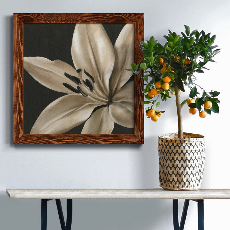 Classical Blooms III - Art mural encadré sur toile, Érable, H 35,5 po x l 35,5 po x P 1,5 po