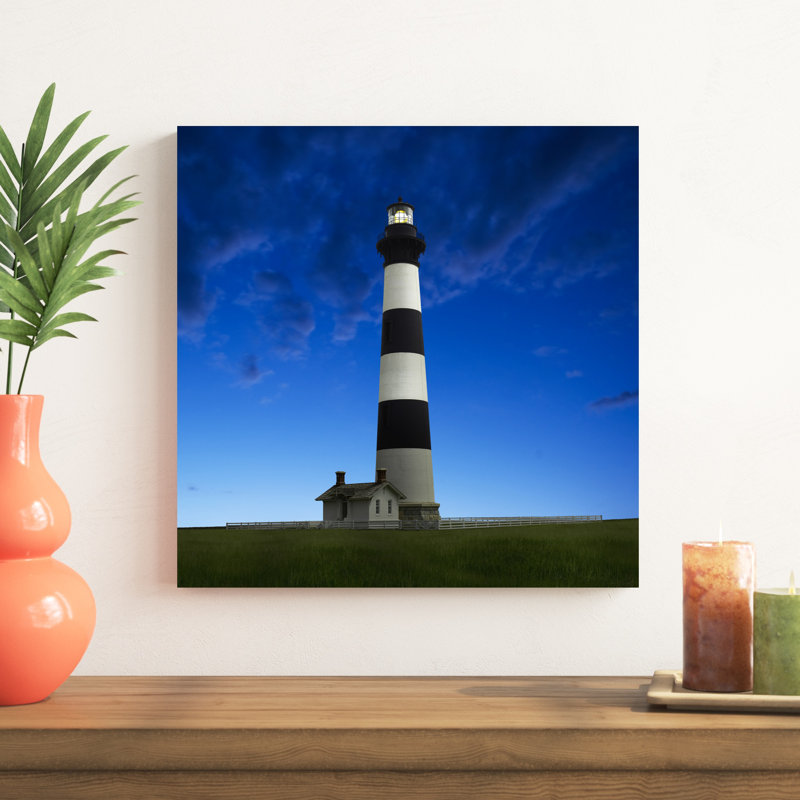 Phare la nuit III, H 20 po x l 20 po