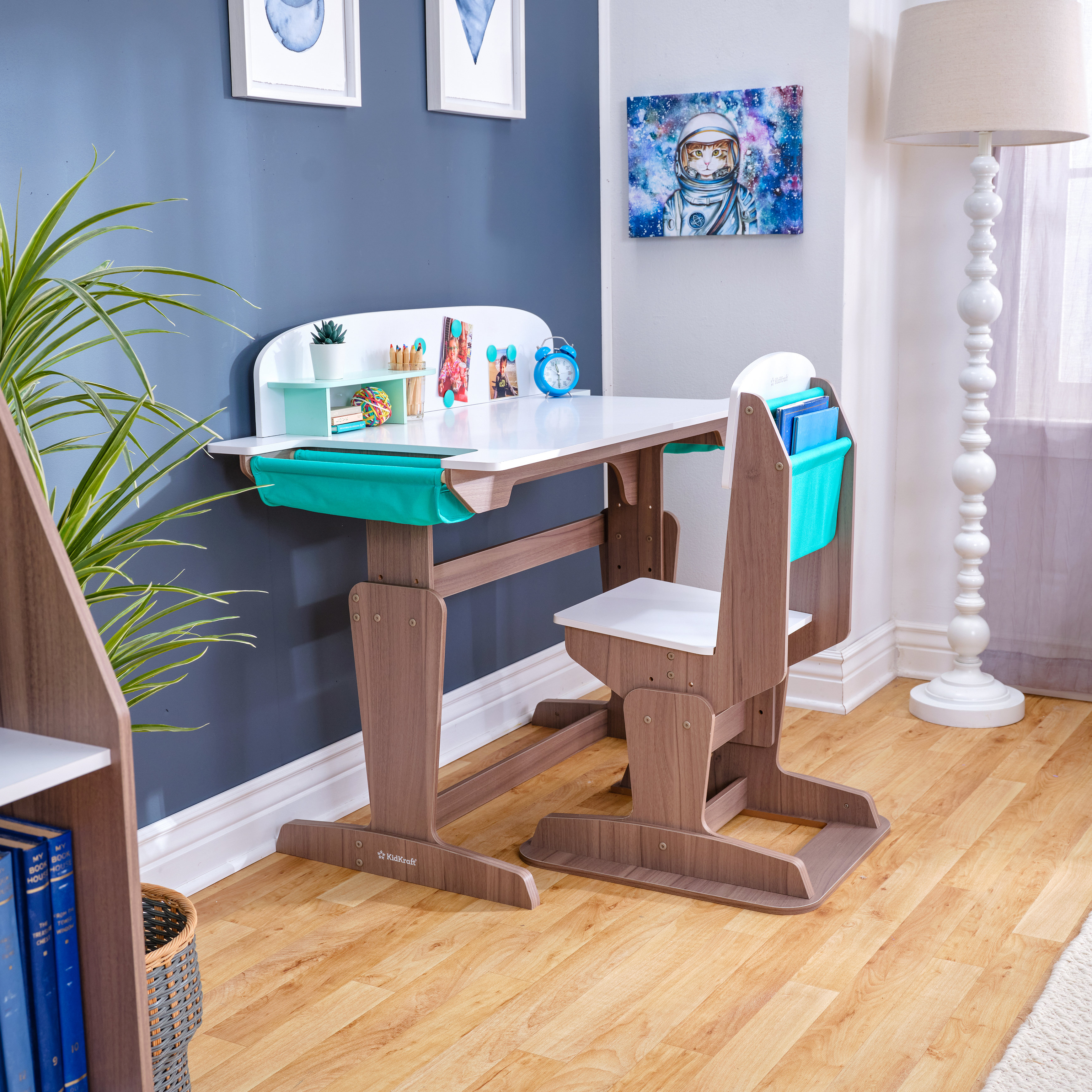  Guidecraft Children's Media Desk and Chair Set – Teal:  Student's Study Computer Workstation, Wooden Kids Bedroom Furniture : Home  & Kitchen