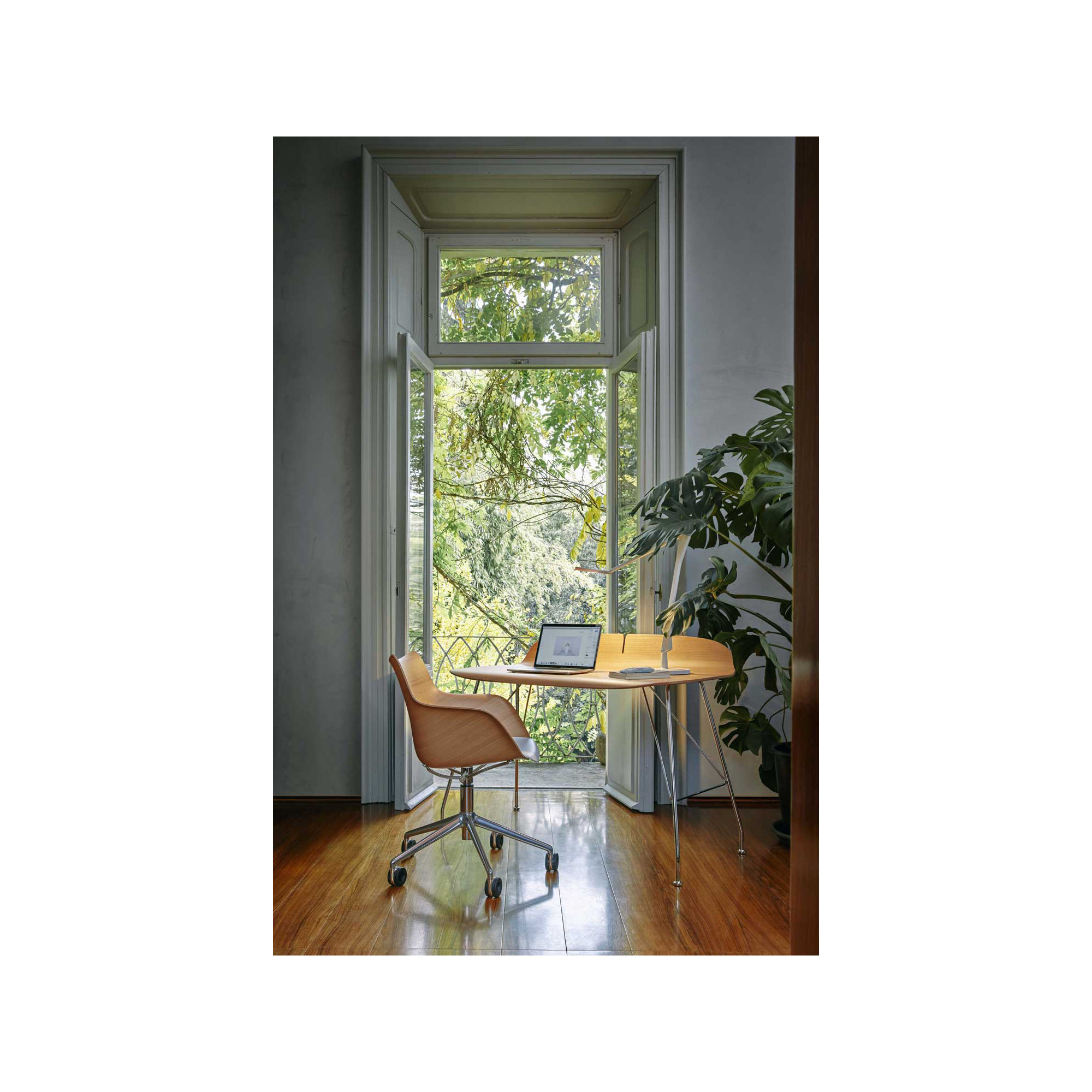 Earl Of Wood Writing Desk, Light Wood/Chrome