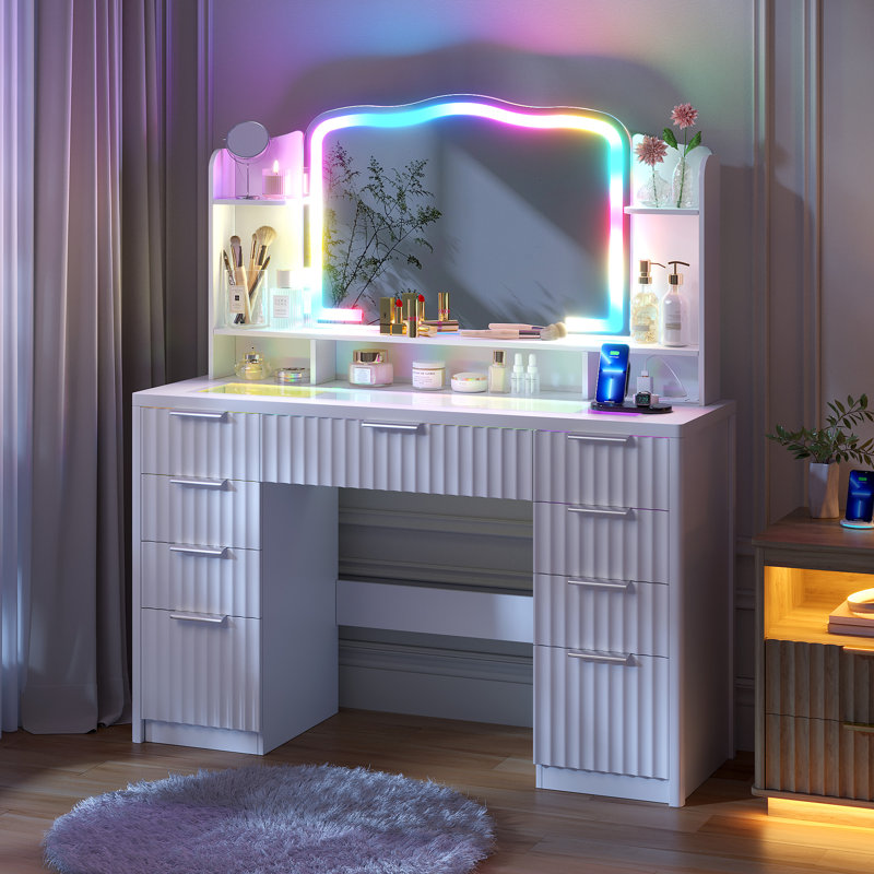 Grand bureau de meuble-lavabo moderne l 47,2 po avec 9 tiroirs, plateau en verre, miroir lumineux RVB et prises de courant, station de charge