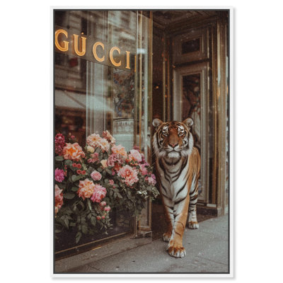 «Tiger at the Store», designer de mode sur toile par Art Remedy