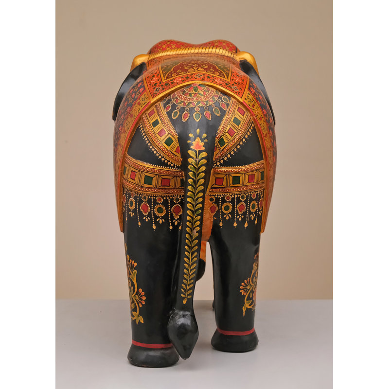 Figurines & Sculptures