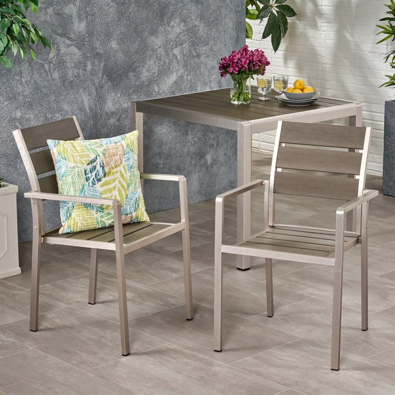  Chaises de salle à manger d'extérieur modernes en aluminium avec siège en faux bois et structure résistante à la rouille, gris, ensemble de 2