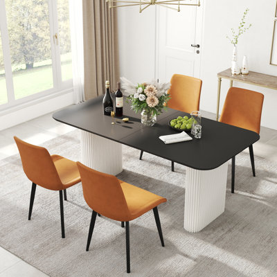 Ensemble de salle à manger 70 po rectangulaire pour 4 à 6 personnes, chaises de salle à manger en similicuir avec larges sièges et pieds en métal noir, meubles de salle à manger et de cuisine
