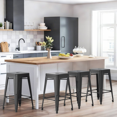 Tabouret en métal sans dossier