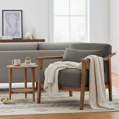 Fauteuil d'appoint confortable en bois avec soutien lombaire, idéal pour se détendre et ajouter une touche de style à n'importe quelle pièce.
