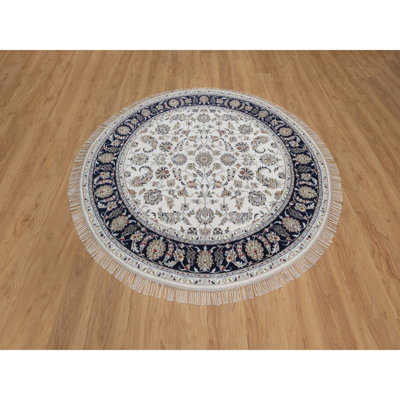 Tapis marguerite 6 pi 2 po x 6 pi 2 po, blanc, 250 KPSI, Nain avec motif de fleurs, laine et soie