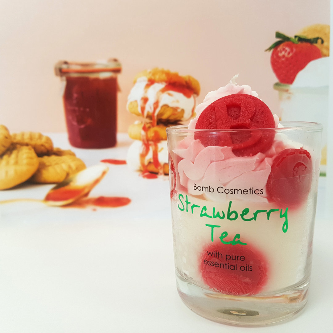 Strawberry Tea Scented Jar Candle