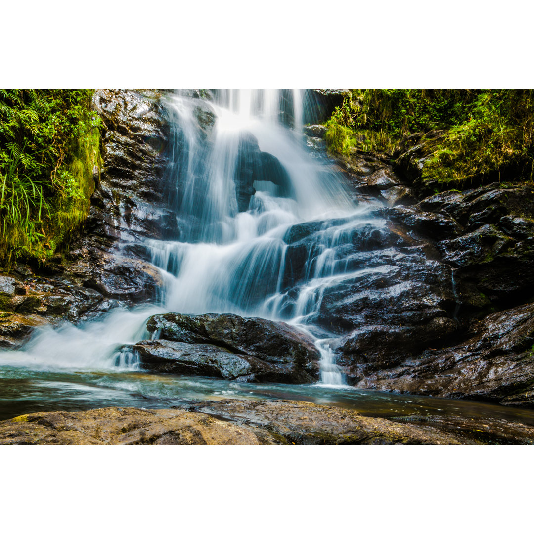 Wunderschönes Wasser in Matutu, Minas Gerais, Brasilien von Filipefrazao - Ohne Rahmen auf Leinwand drucken