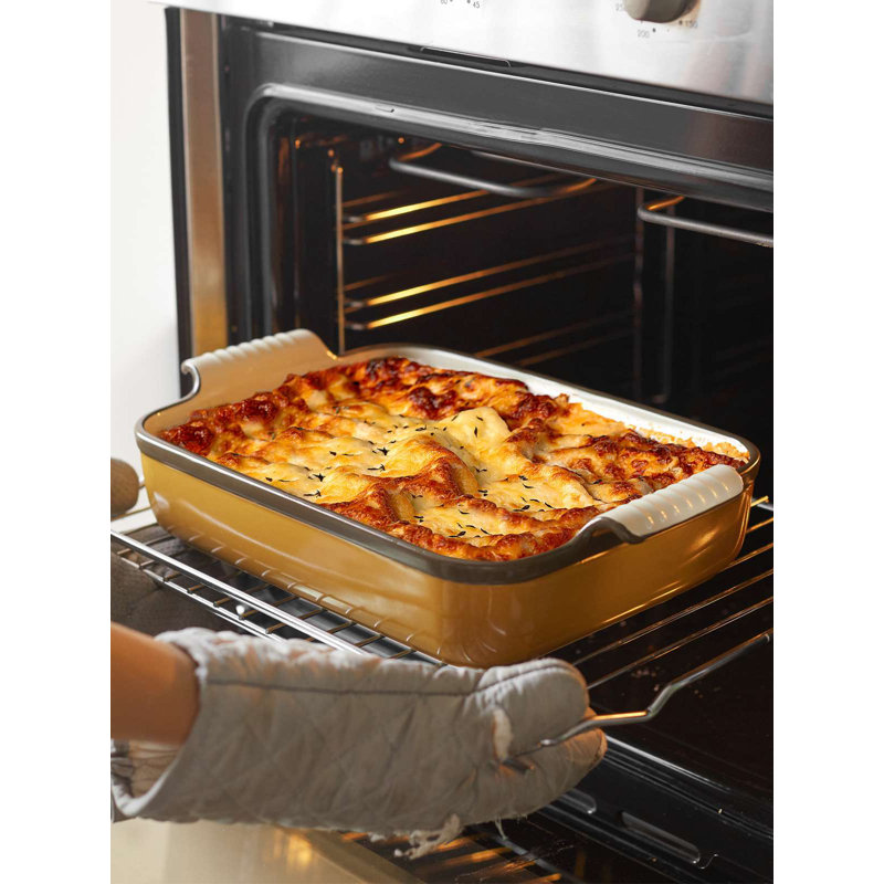 3.4 Qt. Ceramic Rectangular Casserole